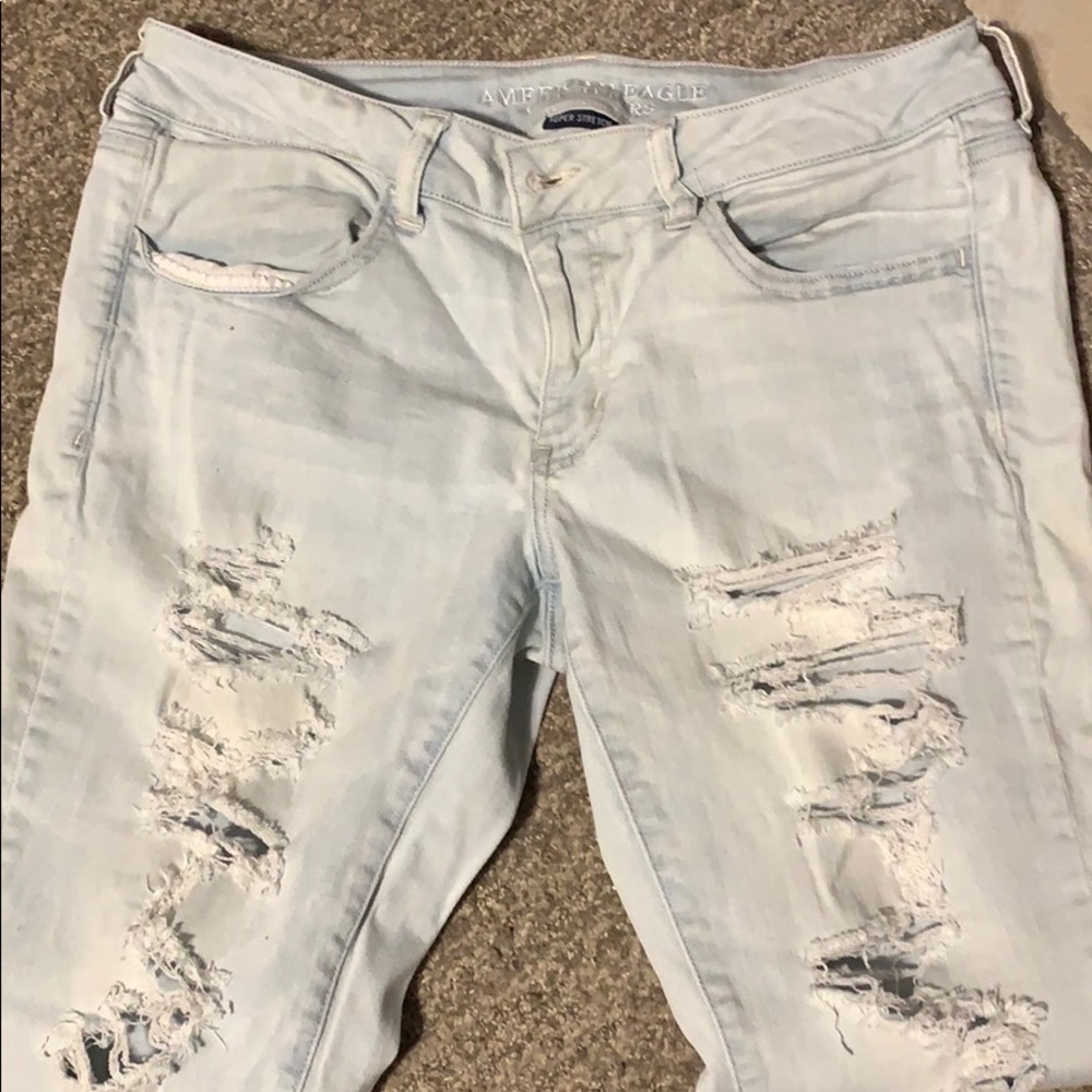 American Eagle Super Stretch Ripped Jeans!